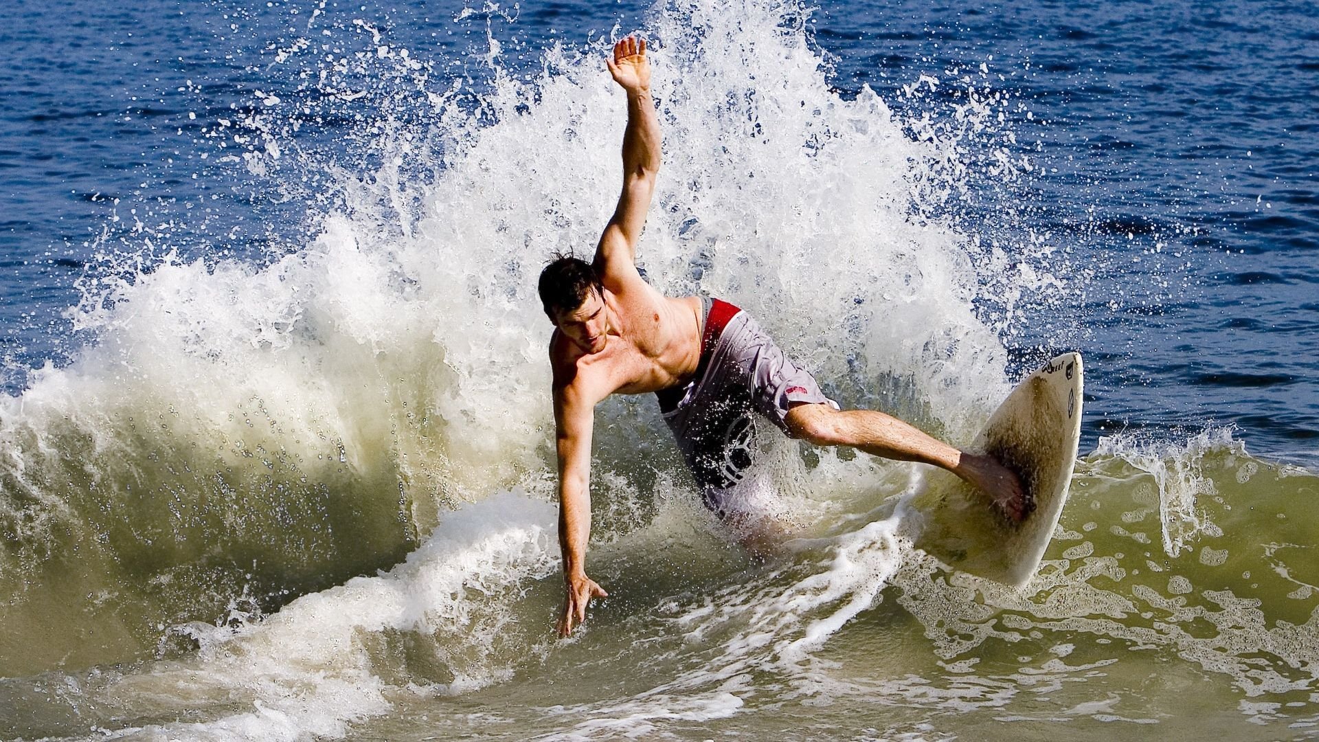 全球球场激烈战斗:篮球争雄风云再起,篮球争霸